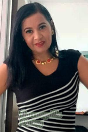 180662 - Yenny Age: 53 - Colombia