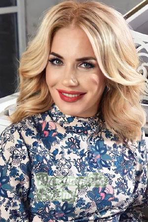 186749 - Laura Age: 57 - Ukraine