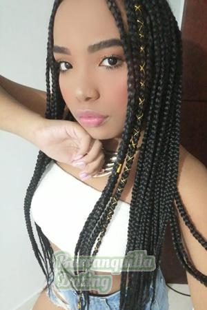 192916 - Yenssy Age: 29 - Colombia