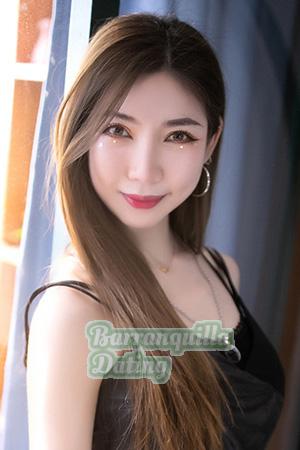 200704 - Lingling Age: 25 - China
