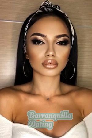 204304 - Gunel Age: 25 - Russia