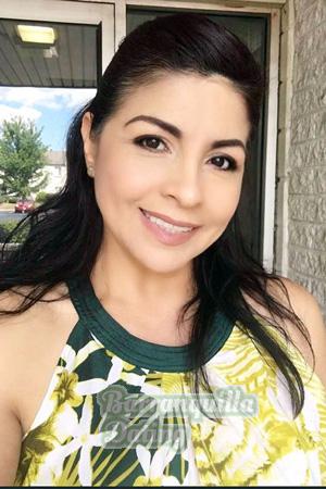 205383 - Alicia Age: 49 - USA