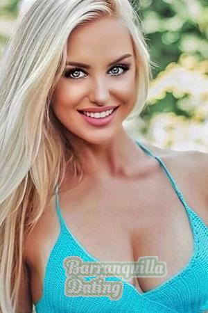 206578 - Elena Age: 27 - Russia