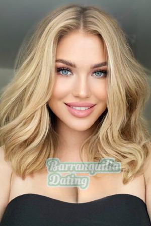 206869 - Yana Age: 19 - Russia