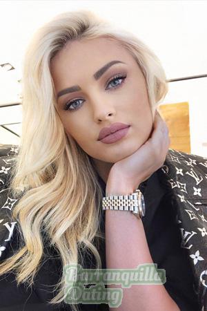 207081 - Yuliya Age: 28 - Italy