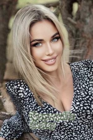 209116 - Ksenia Age: 33 - Russia