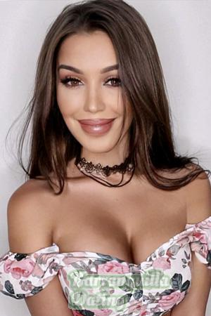 210487 - Karina Age: 20 - Germany