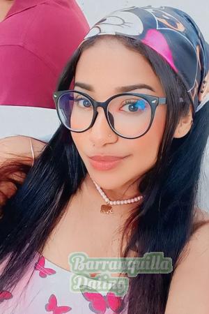 213427 - Valentina Age: 22 - Colombia