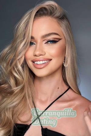 216764 - Alina Age: 18 - Ukraine