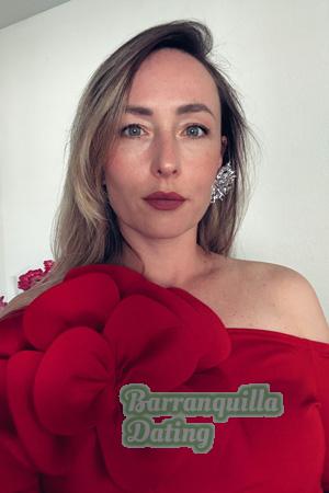 223461 - Olga Age: 39 - USA