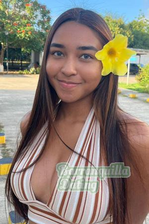 227503 - Sandra Age: 26 - Colombia