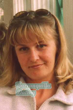 51904 - Svetlana Age: 35 - Russia