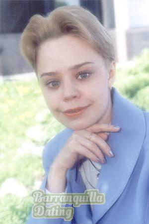 52038 - Elena Age: 33 - Russia