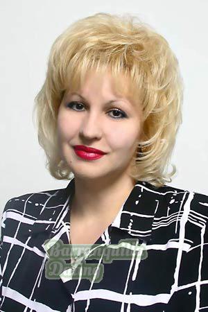 52749 - Svetlana Age: 42 - Russia