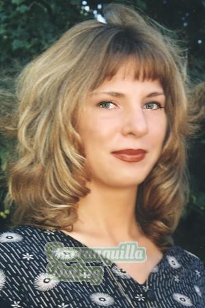 54430 - Svetlana Age: 37 - Russia