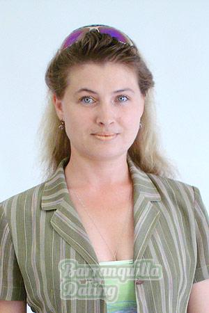 72594 - Larisa Age: 39 - Russia