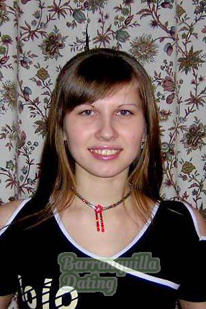72662 - Elena Age: 30 - Russia