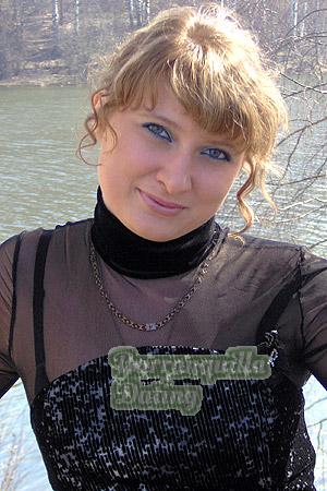 86364 - Svetlana Age: 27 - Russia