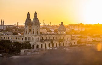 A photo of the Barranquilla horizon with the sunset as a backdrop.