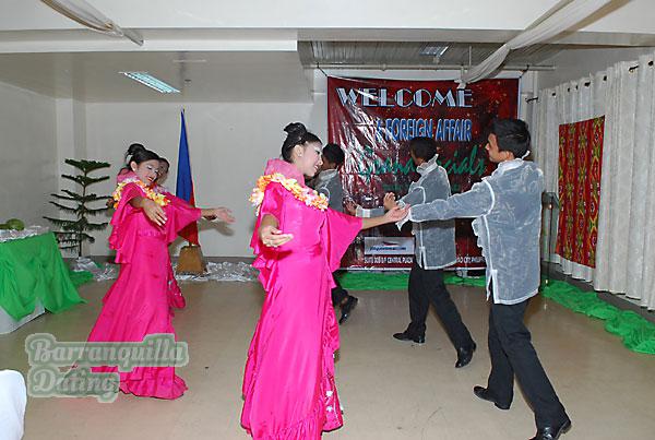 young-filipino-women-004