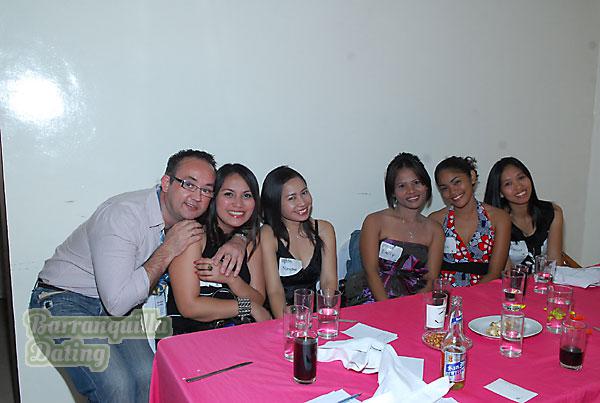 young-filipino-women-012