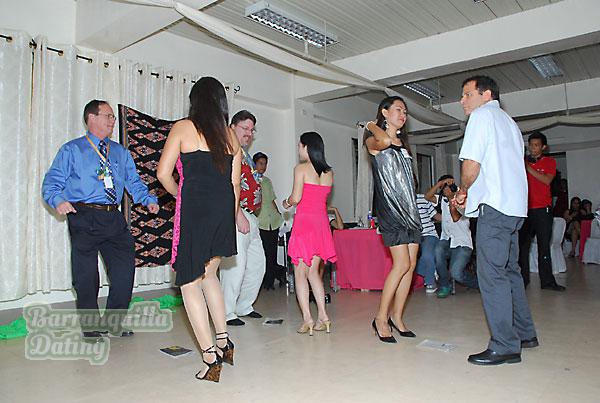 young-filipino-women-034