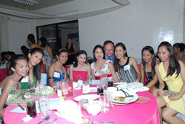 young-filipino-women-047