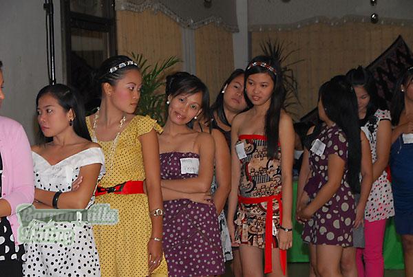 young-filipino-women-079