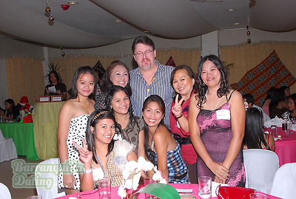 young-filipino-women-082