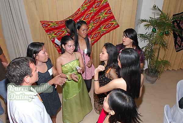 young-filipino-women-099